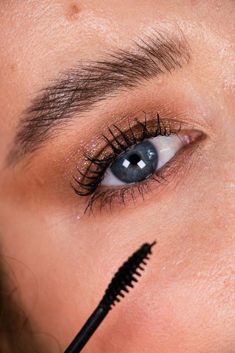 Wasserfeste Wimperntusche Verschmiert Immer Unter Dem Auge Wasserfeste Wimperntuschen im Härtetest - Drogerie bis High End